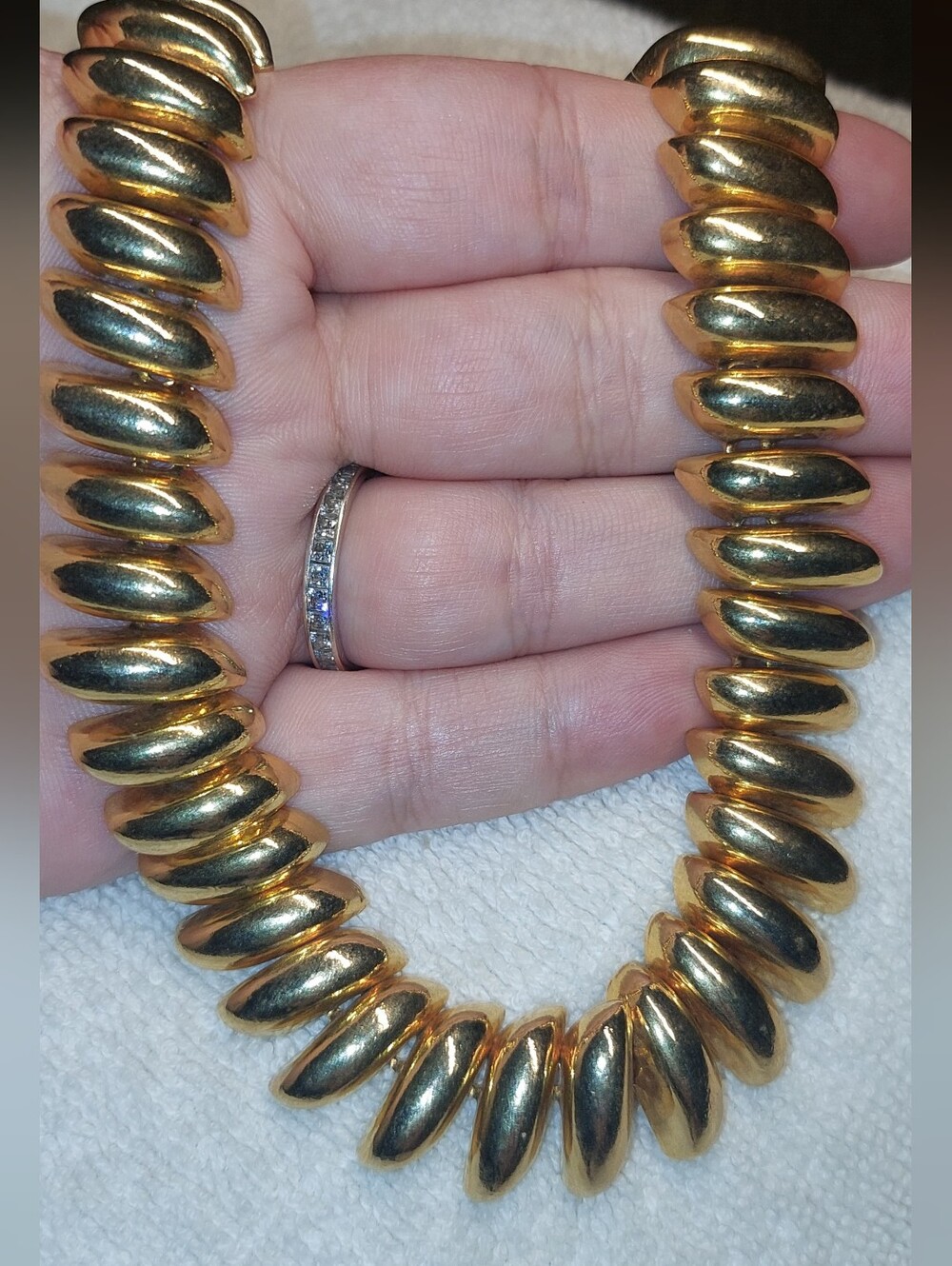 Vintage Gold-Tone Sculpted Bead Necklace - Women's Fashion Jewelry